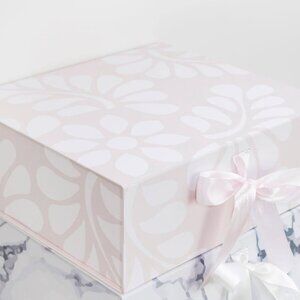 PINK AND IVORY FLORAL GIFT BOX!